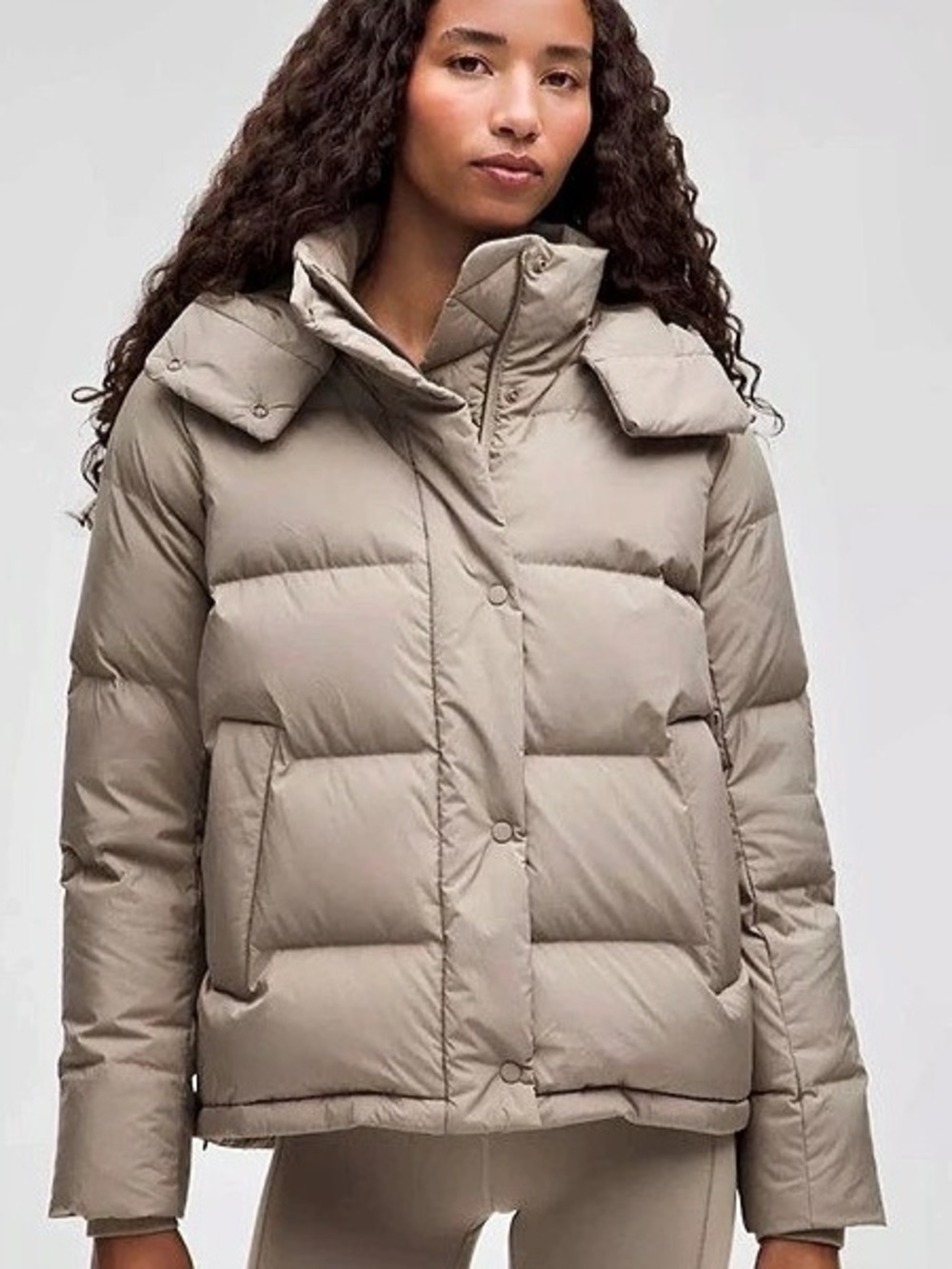 lululemon Wunder Puff 600-Down-Fill Cropped Jacket Light Gray, Size 4, EUC